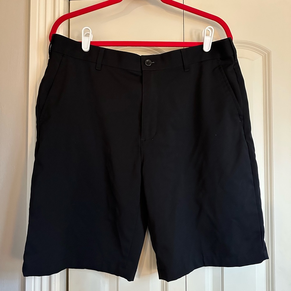 Men’s IZOD golf shorts